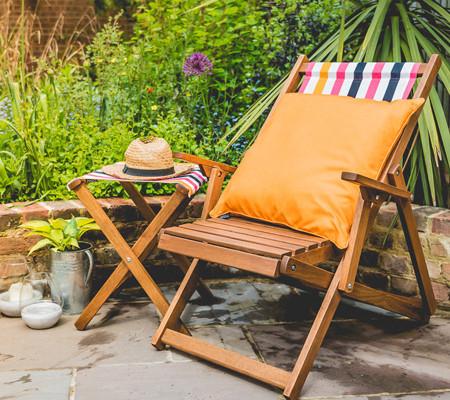 deck chairs and garden furniture for the outdoors